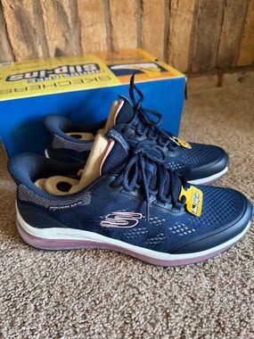 NWT-Women’s Skechers Hands Free Slip Ins, Skyline Size 10